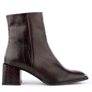 Siesta Bootie by Seychelles in Burgundy-8M (NEVER WORN BEFORE)